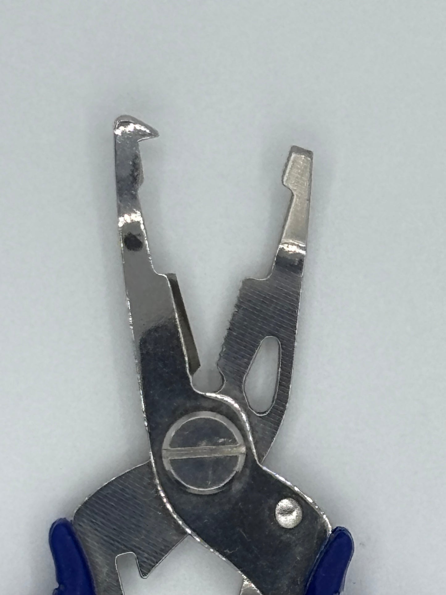 ALICATE CORTAHILOS Y APERTURA DE ANILLAS