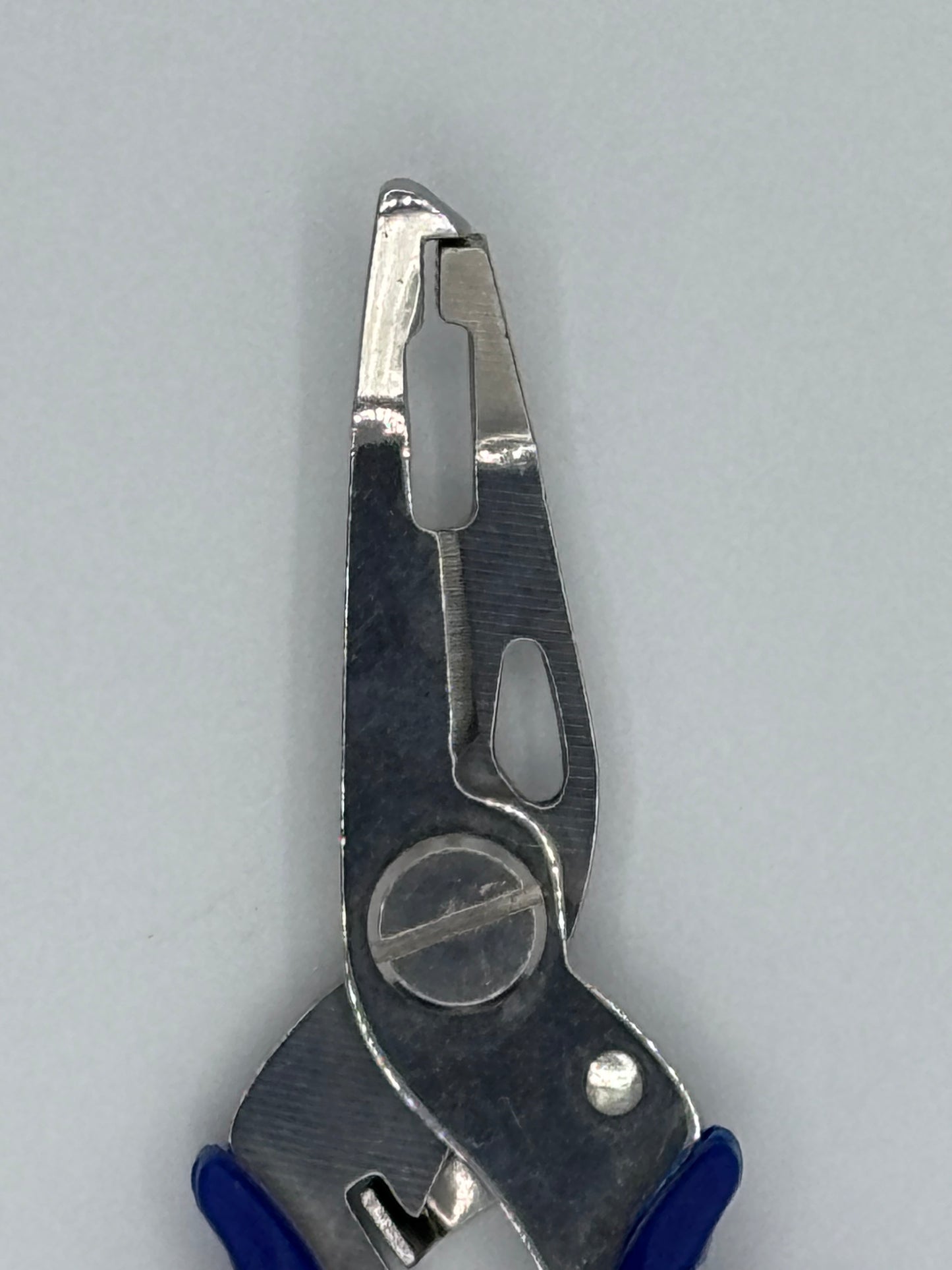 ALICATE CORTAHILOS Y APERTURA DE ANILLAS